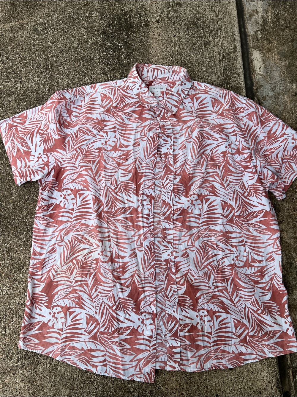 Men's Short-Sleeve Tropical Button-Up Shirt - Rust & White